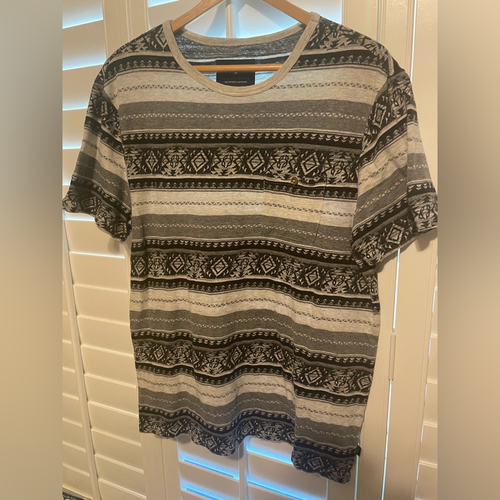 The Roark Revival Men’s Crewneck tee, medium